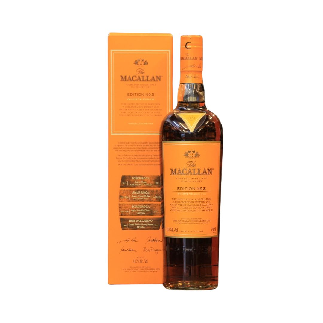 Master blender Bob Delgarno and legendary Spanish chefs Joan, Josep and Jordi Roca have come together to bring a combination of sherry puncheons, butts and refill hogsheads. Floral, fruits and black pepper. Image for reference only.